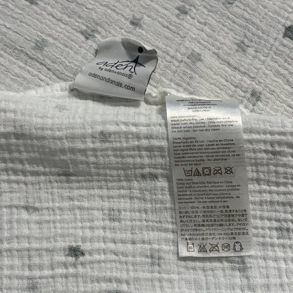 Aden + Anais White Cotton Muslin Baby Swaddle Blanket With Gray Stars - Picture 3 of 4